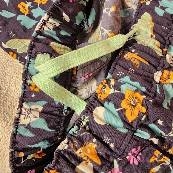 Patagonia Women's Barely Baggies Shorts in the Night Pollinator Moth Floral Med - Picture 4 of 9